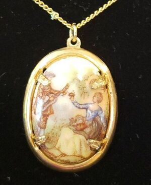 Vintage Unsigned Cabochon Limoges Cameo Portrait Pendant Necklace, Country Scene